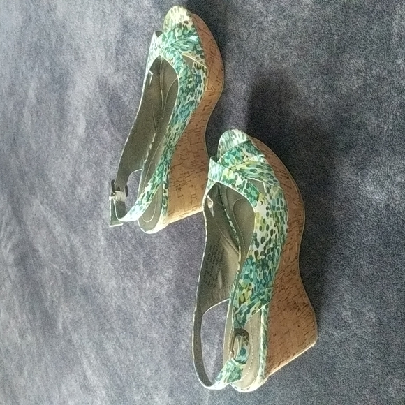 Peep-Toe Spring Print Cork Wedge Slingback Sandals - Picture 3 of 14